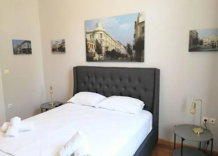 Elegant Apartment Under The Acropolis